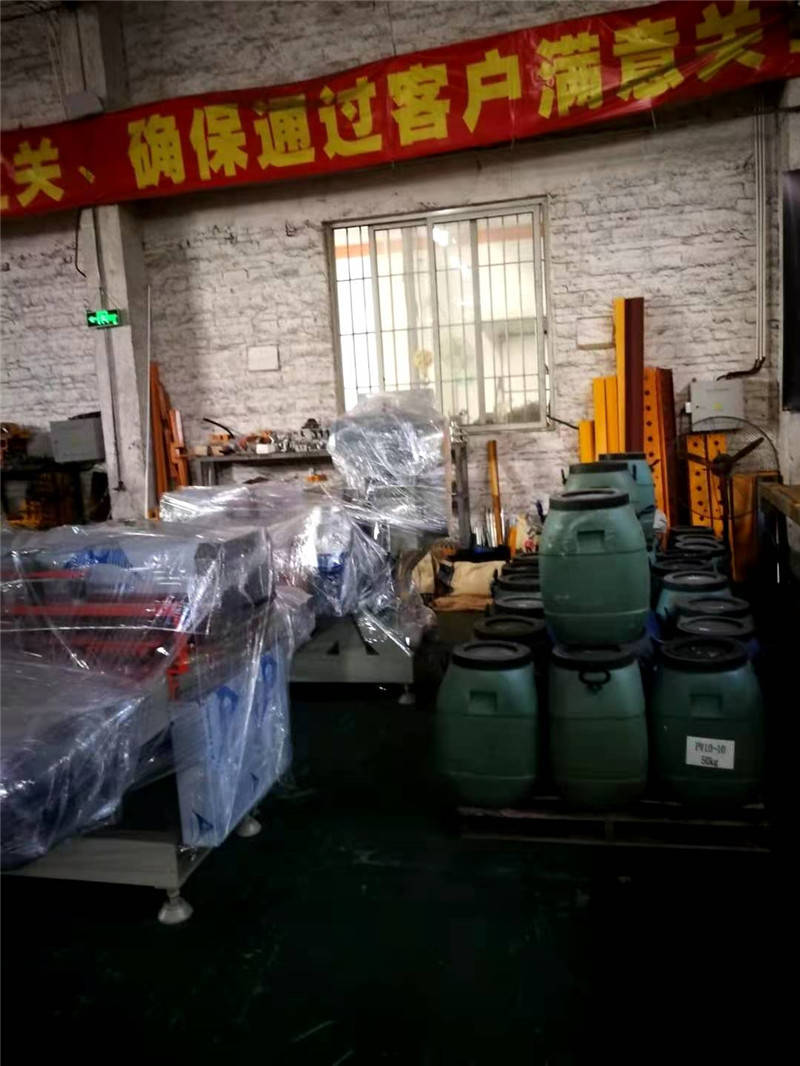 Export 2 sets of equipment abroad ，Mosaic cutting machines!(图3)