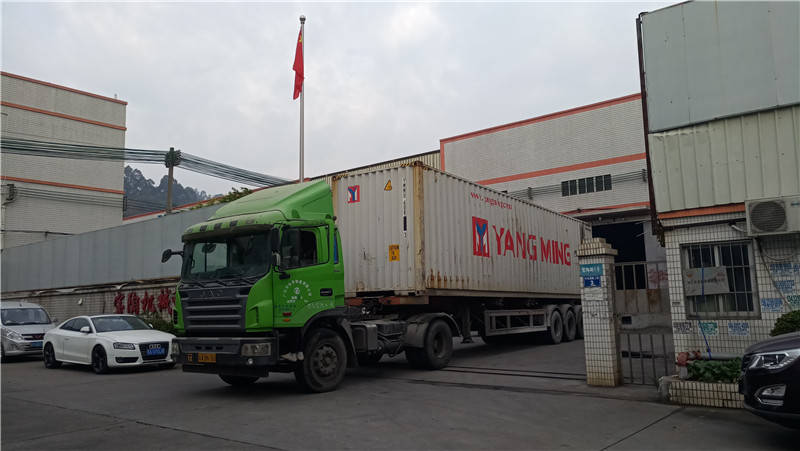 The Third  container loading in 2021! Tiles cutting machine exported to Iraq(图2)