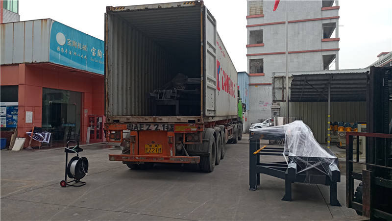 The Third  container loading in 2021! Tiles cutting machine exported to Iraq(图6)