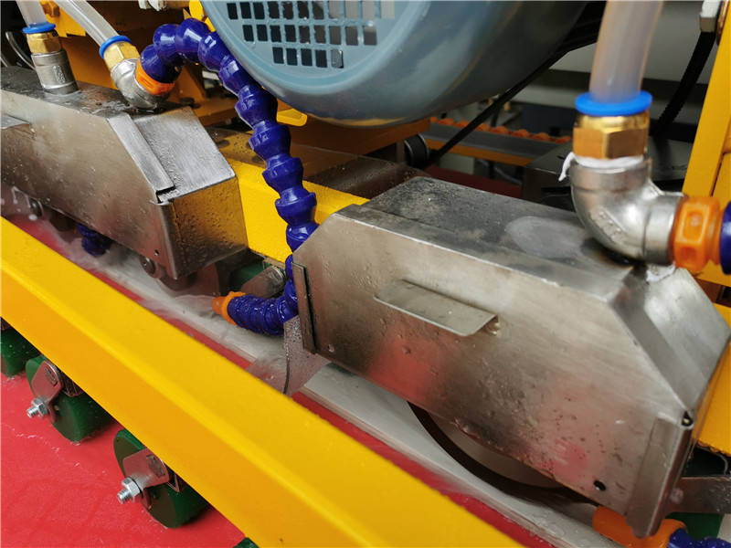 Speed and efficiency are high wtih porcelain tile CNC three-blade cutting machine feature(图4)
