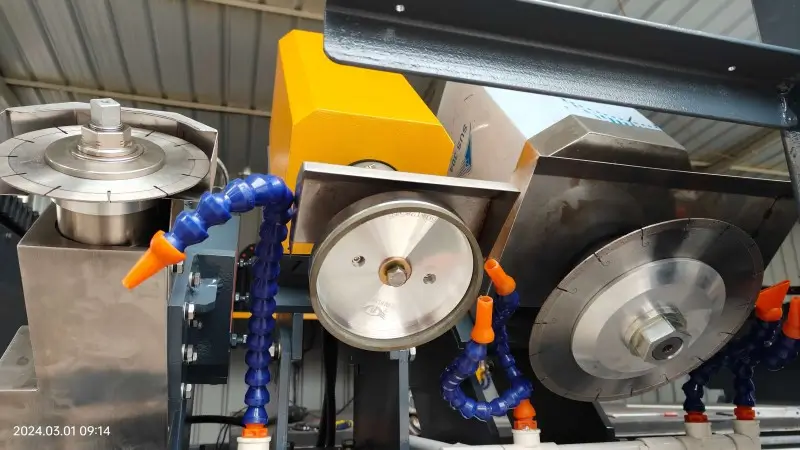 BT3200 Procelain Slab 45 Degree Cutting Machine(图5) 切磨开槽3工位.webp