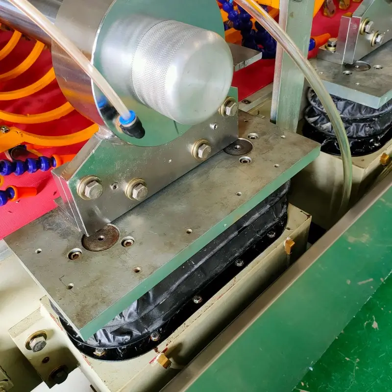 BT800III 3 Spindle Wet Ceramic Skirting Tile Cutter(图6) 三组刀07 (3).webp